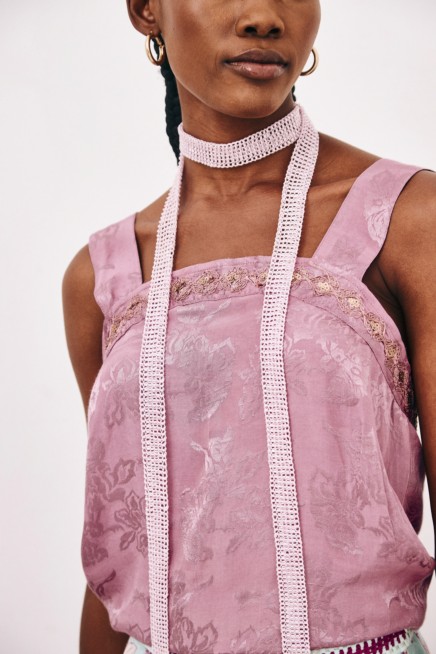 PAÑUELO CHOKER ROSA CUENTAS FLECOS