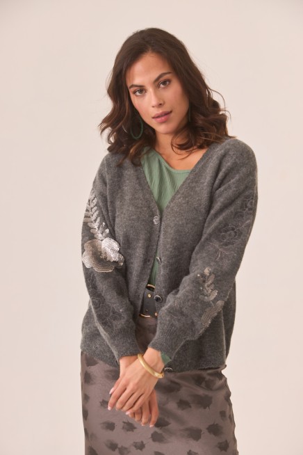 CARDIGAN CON FLORES FANTASIA EN MANGAS