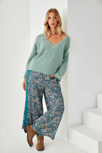 JERSEY PICO CON BORDADO FLORES AL TONO