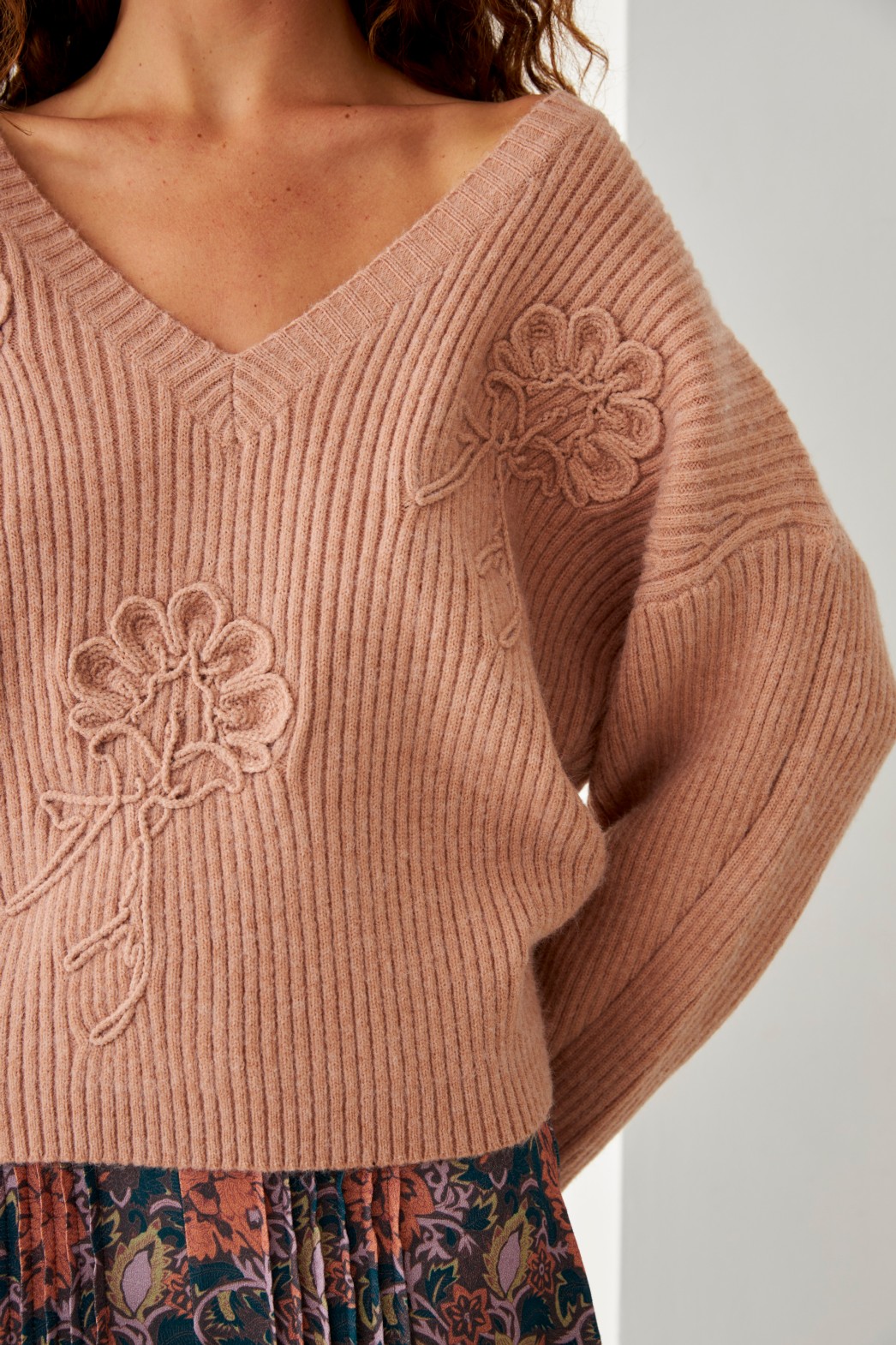 JERSEY PICO CON BORDADO FLORES AL TONO 3