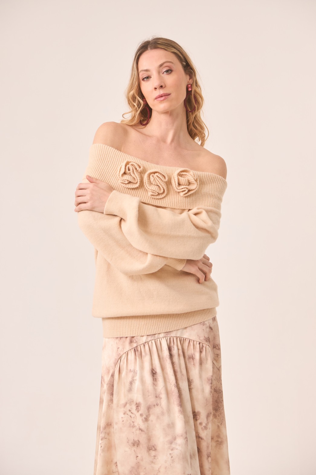TURTLENECK SWEATER WITH FLORAL APPLIQUÉ 1