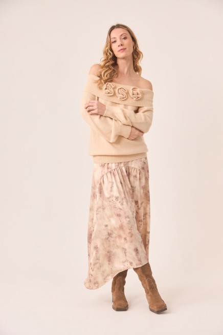 TURTLENECK SWEATER WITH FLORAL APPLIQUÉ