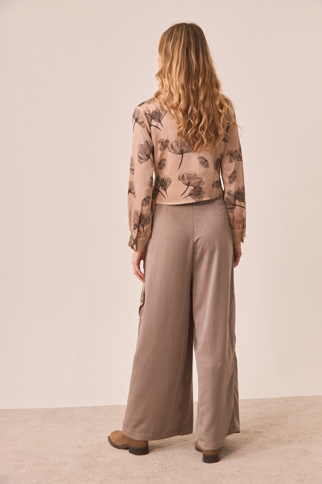 BLUSA CRUZADA ESTAMPADA Y LAZO 3