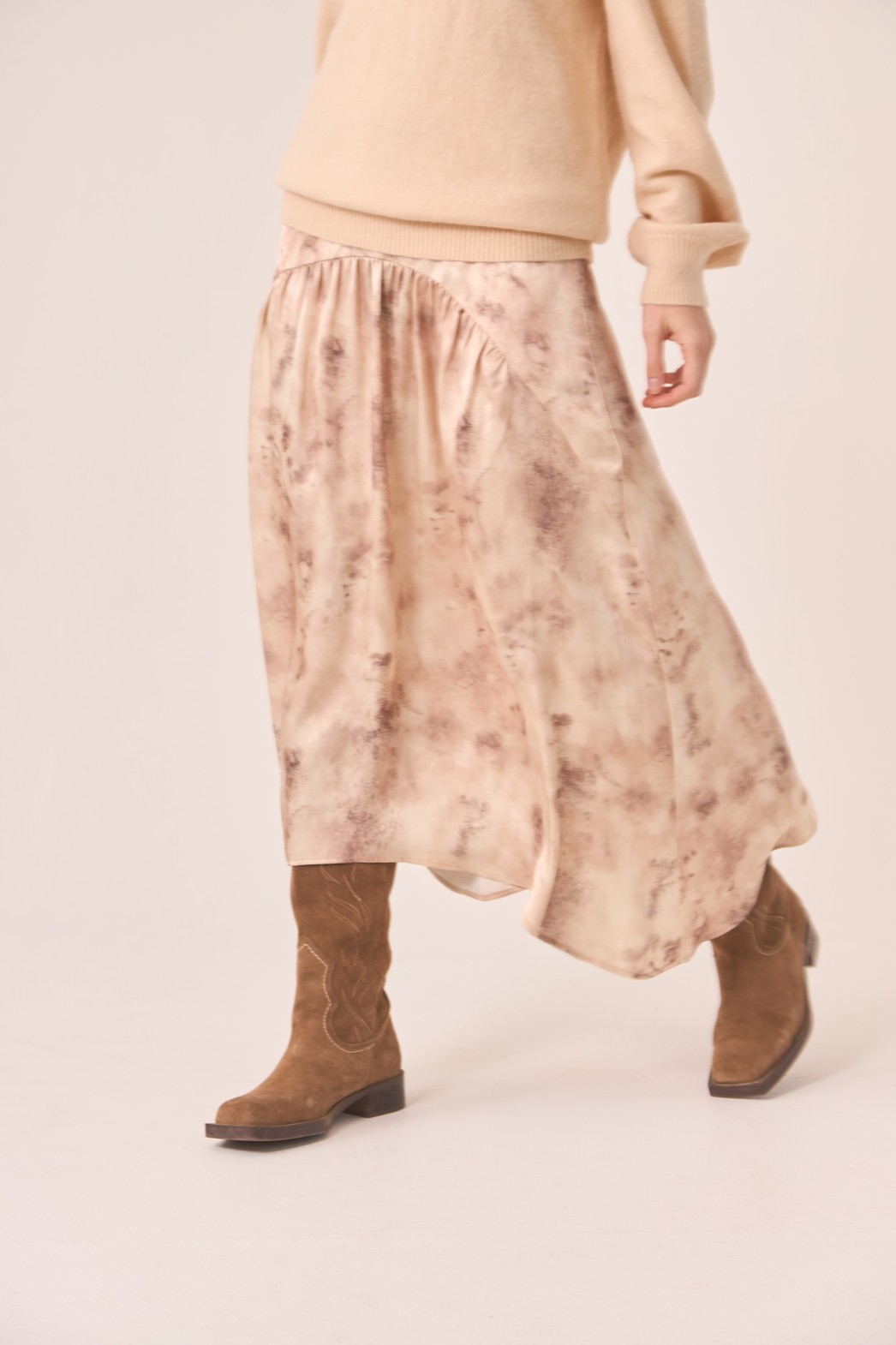 FALDA ESTAMPADA ASIMÉTRICA 1