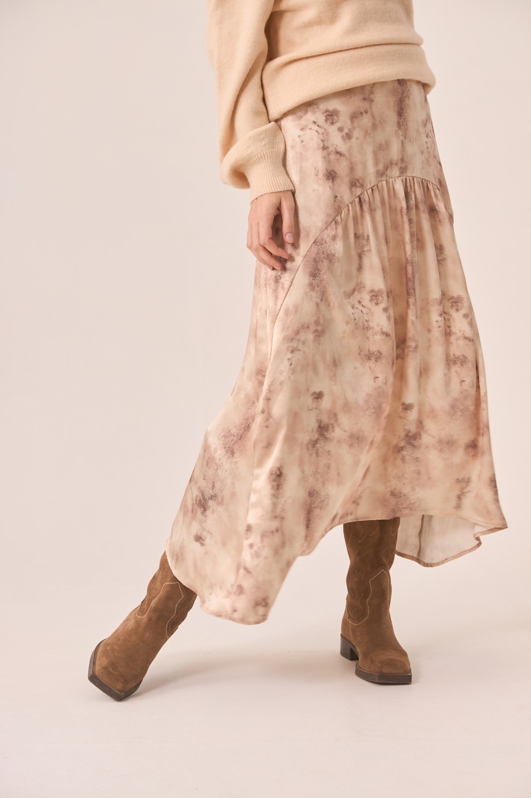 FALDA ESTAMPADA ASIMÉTRICA 2