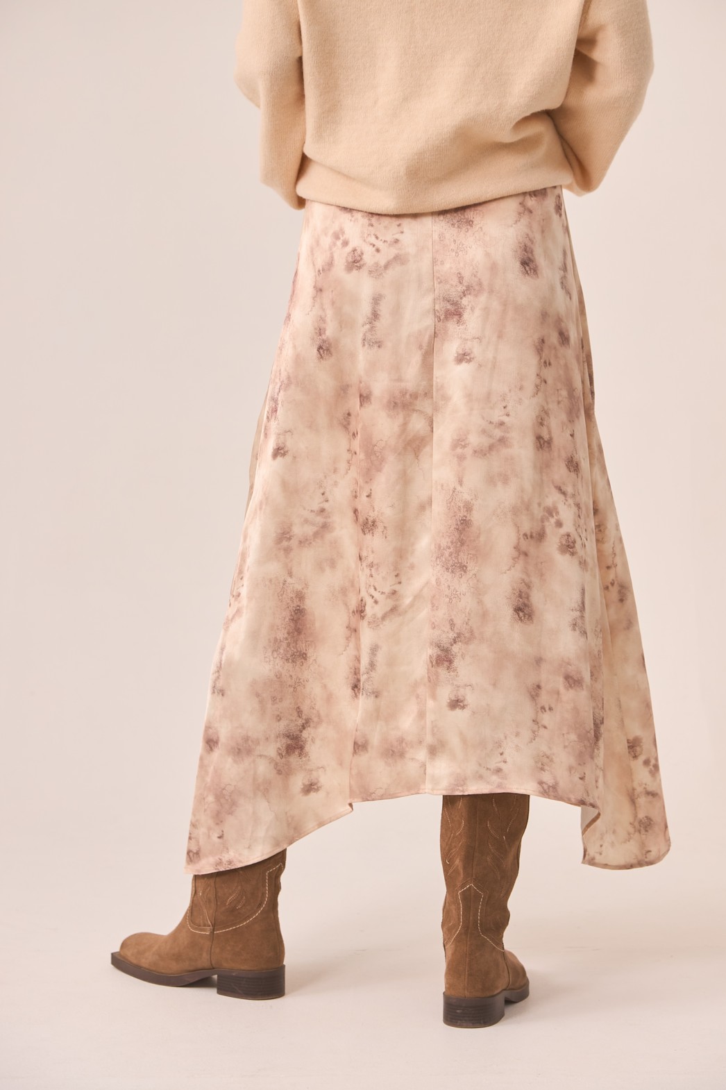 FALDA ESTAMPADA ASIMÉTRICA 3
