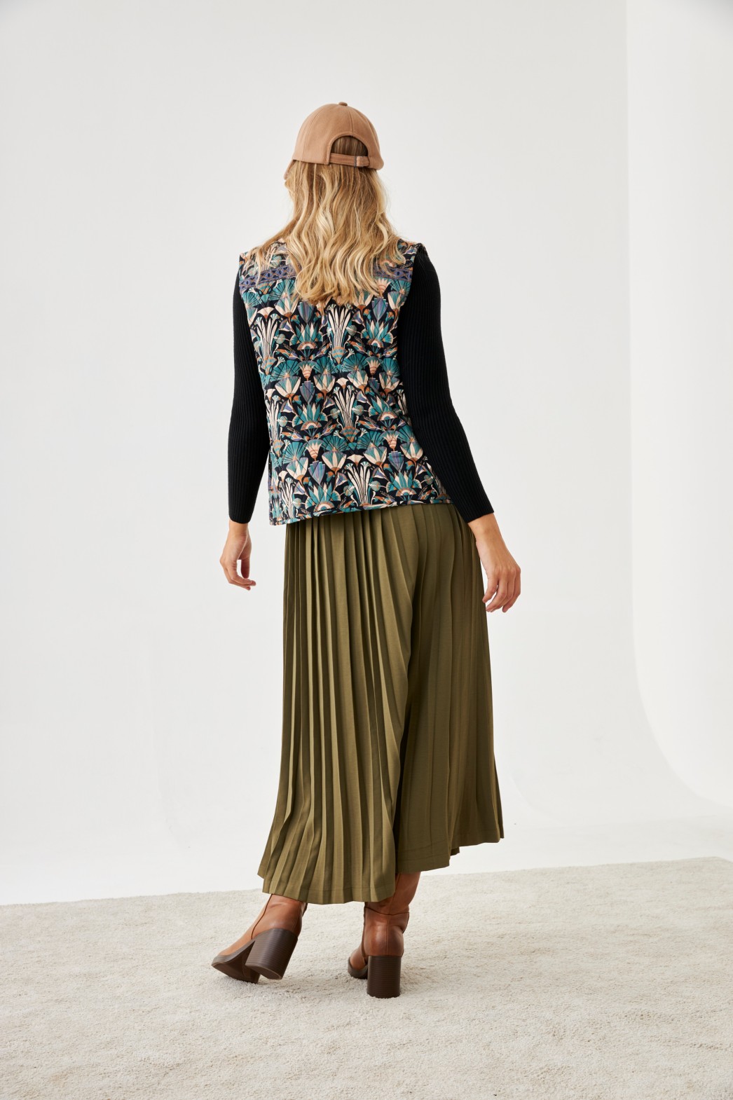 BUTTONS PLEATED SKIRT 4