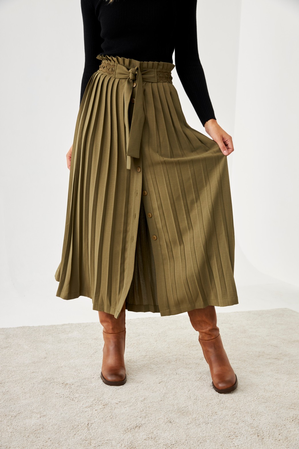 BUTTONS PLEATED SKIRT 1