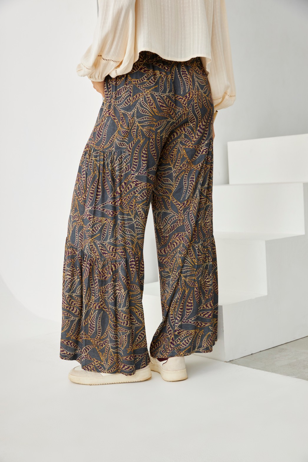 PANTALÓN ANCHO PLANTAS