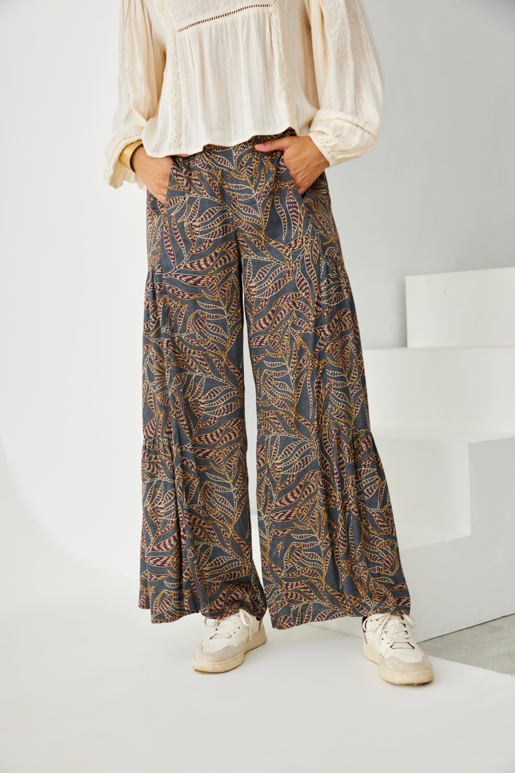 PANTALÓN ANCHO PLANTAS