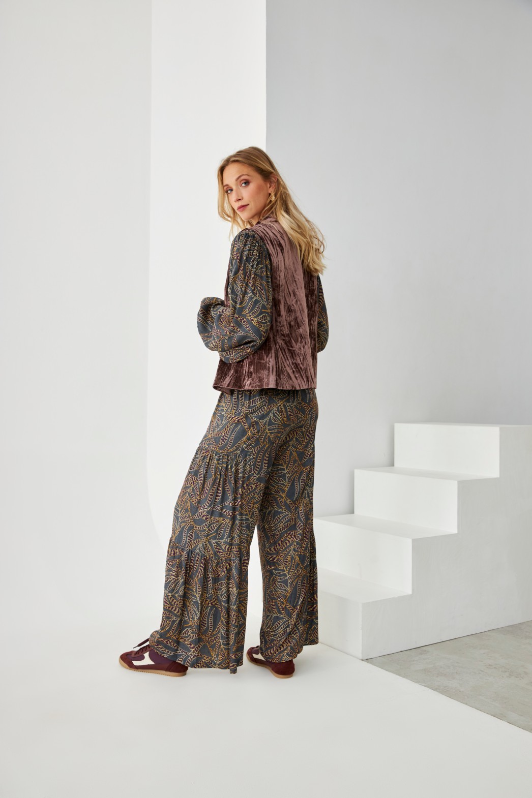 PANTALÓN ANCHO PLANTAS