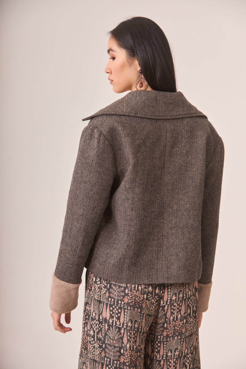 SHORT WOOL TWEED JACKET WITH FUR CUFFS 3