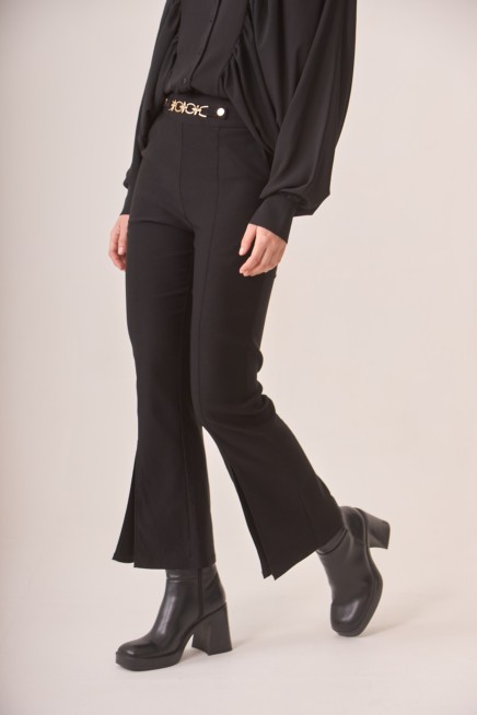 PANTALÓN FLARE ADORNO CINTURA