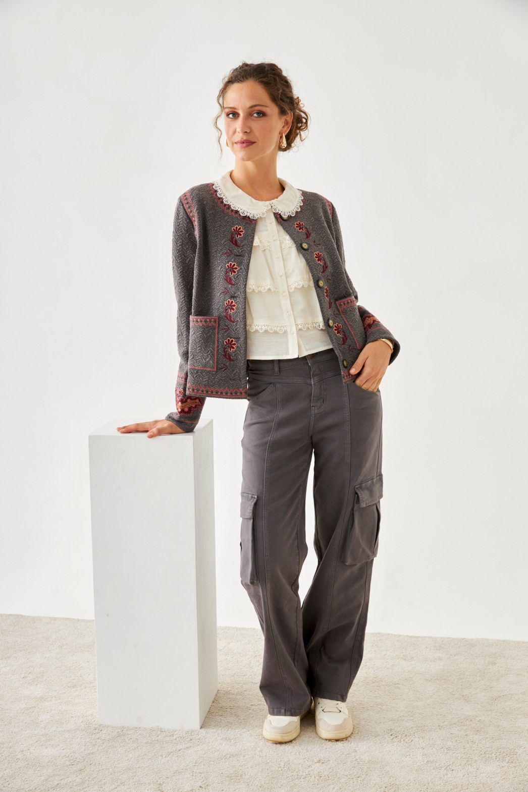 CHAQUETA PADDING CON BORDADO 2
