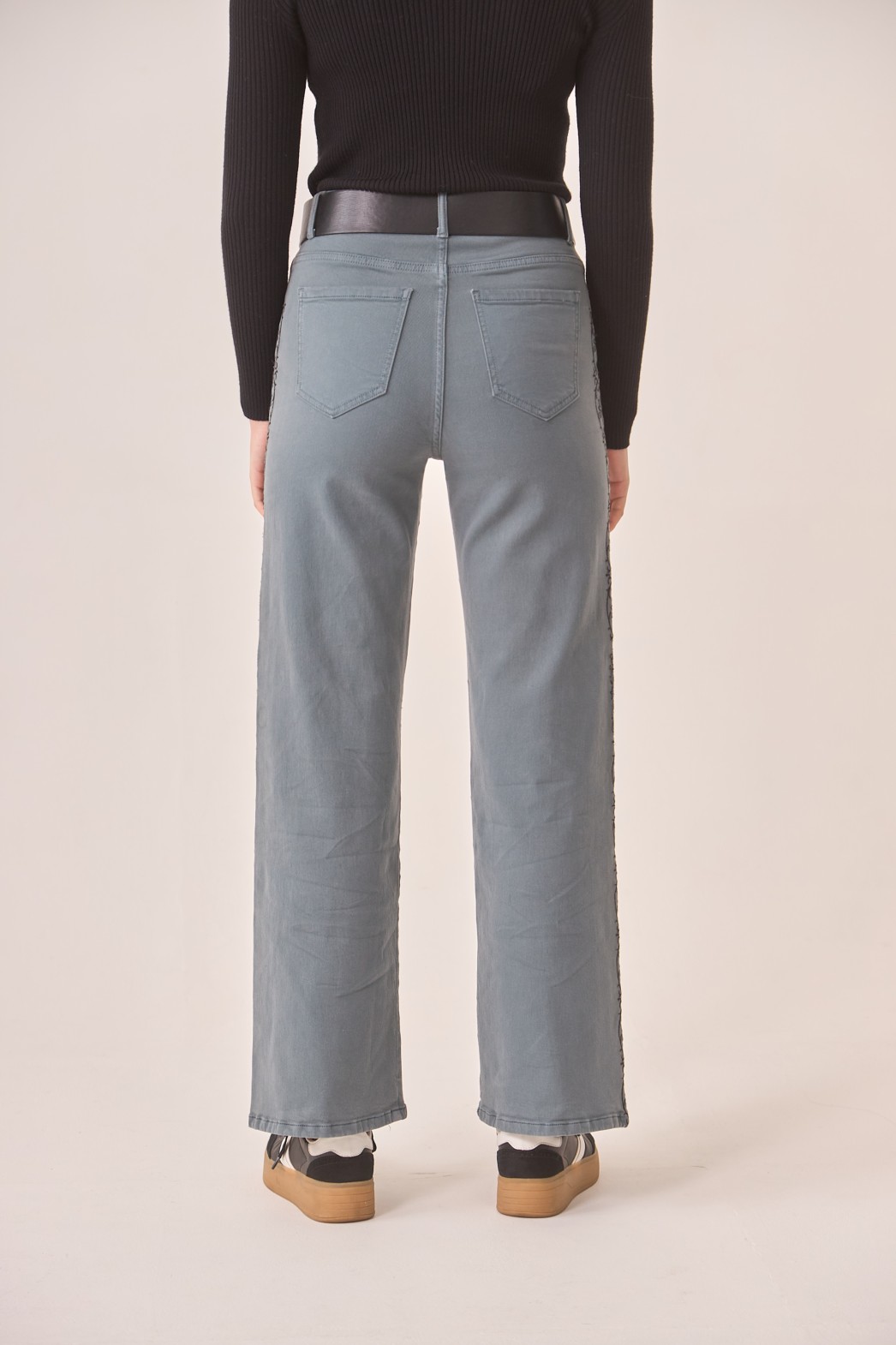 JEANS RECTOS BORDADO 2