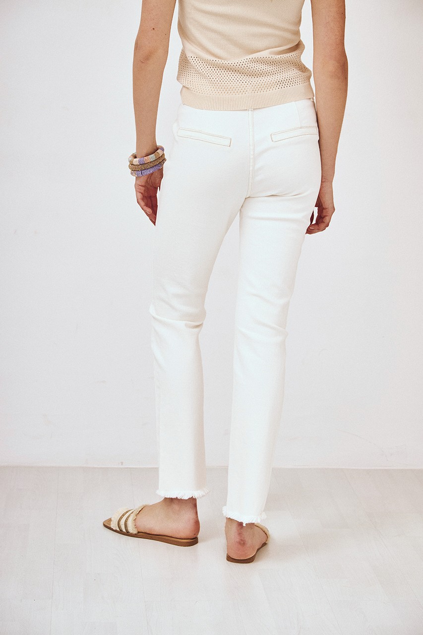 DENIM EMBROIDERED POCKETS 4