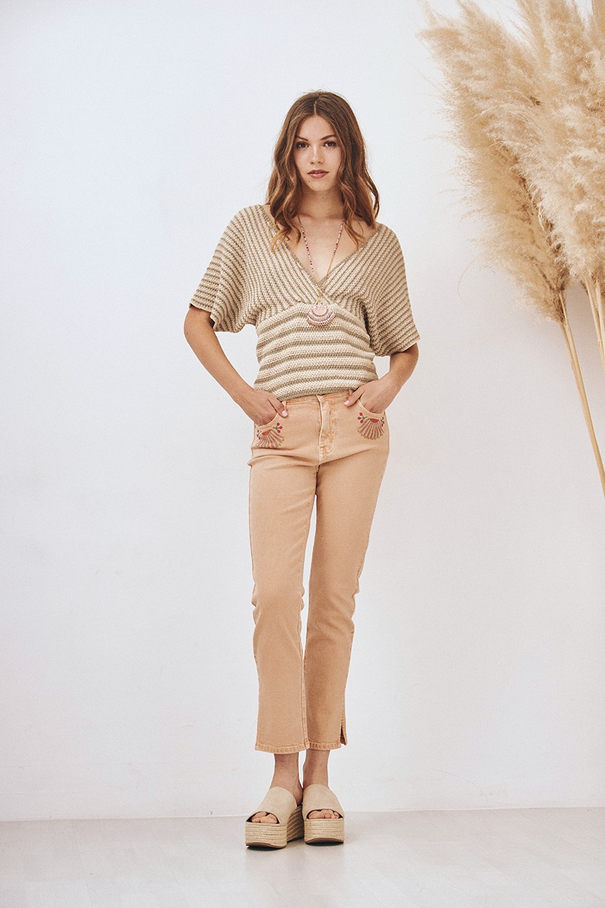 EMBROIDERED POCKETS JEANS