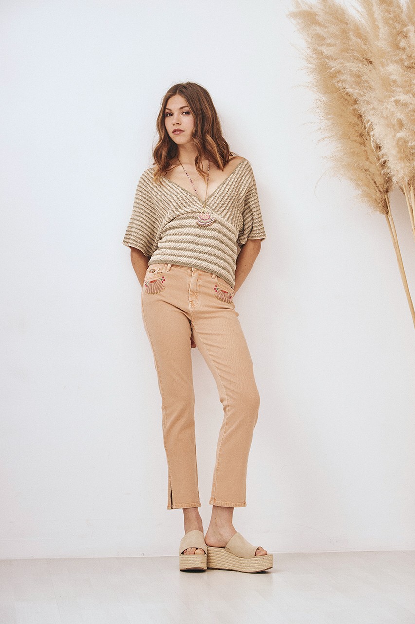 EMBROIDERED POCKETS JEANS 1