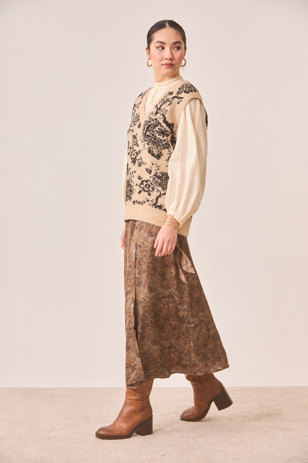 CHALECO DE PUNTO JACQUARD FLORAL 2