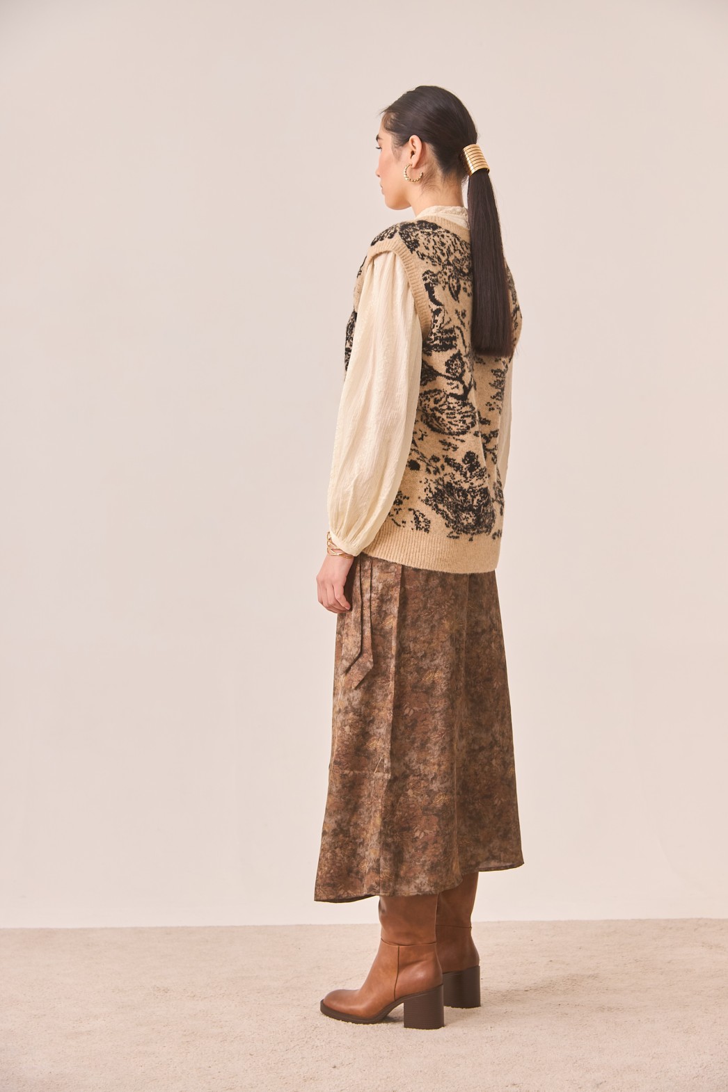 CHALECO DE PUNTO JACQUARD FLORAL 1