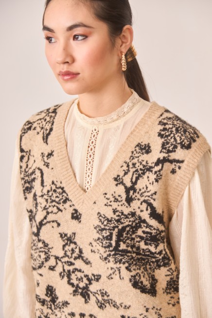 FLORAL JACQUARD KNITTED VEST