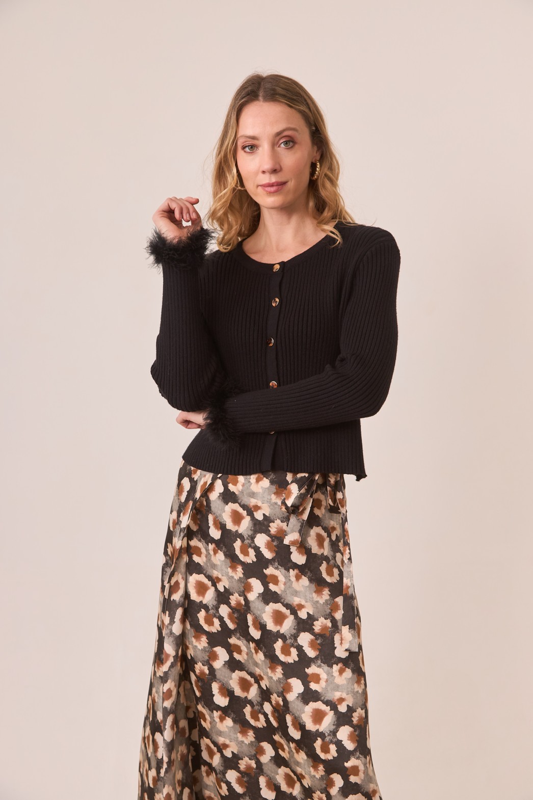 VISCOSE CARDIGAN WITH FUR DETAIL ON CUFFS