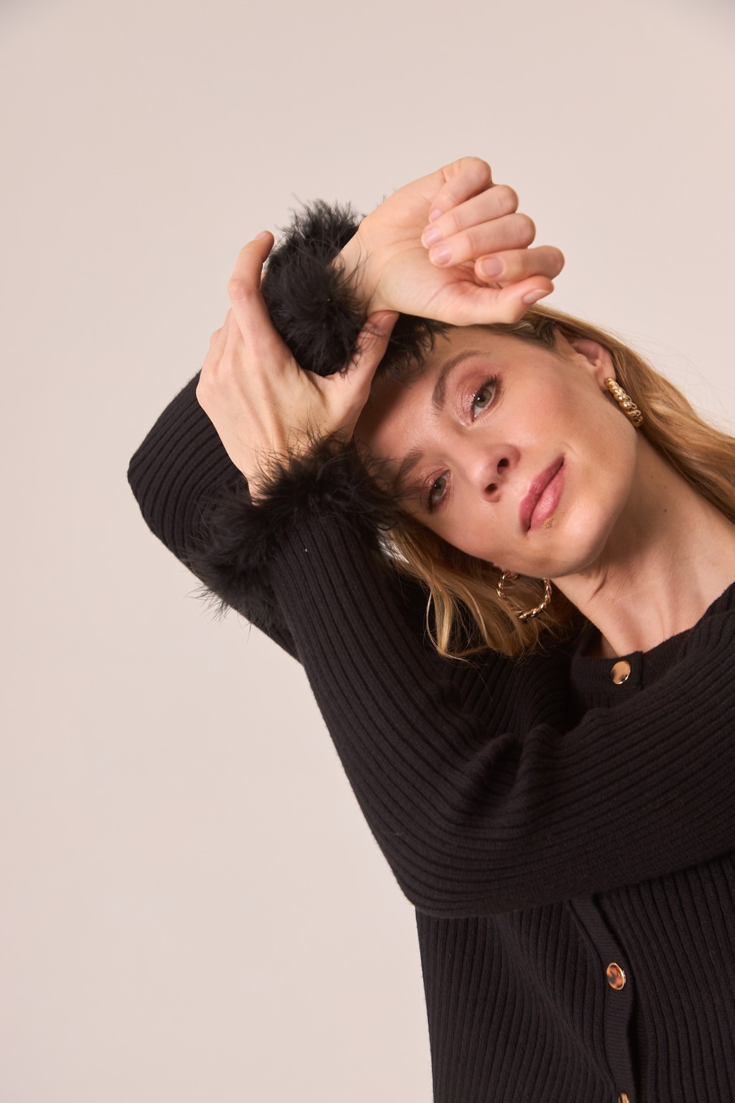 VISCOSE CARDIGAN WITH FUR DETAIL ON CUFFS 3