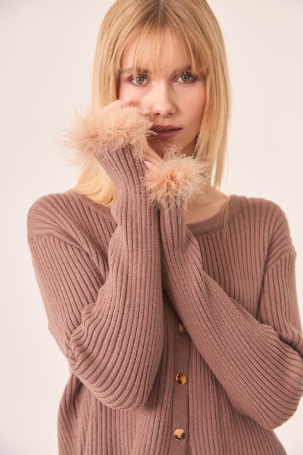 CARDIGAN DE VISCOSA CON DETALLE PELO EN PUÑOS