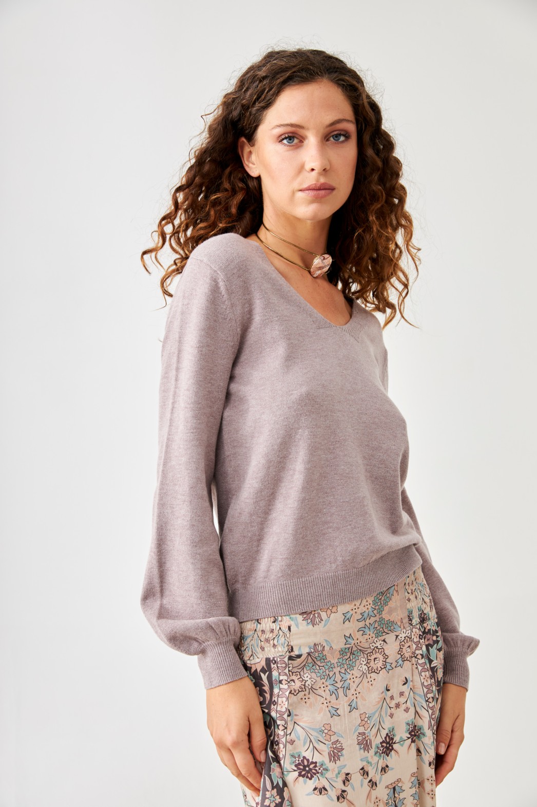 JERSEY DE VISCOSA CON CUELLO V Y TIRAS CRUZADAS EN ESPALDA