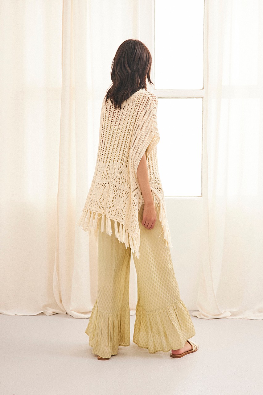 KNIT PONCHO WITH FRINGE