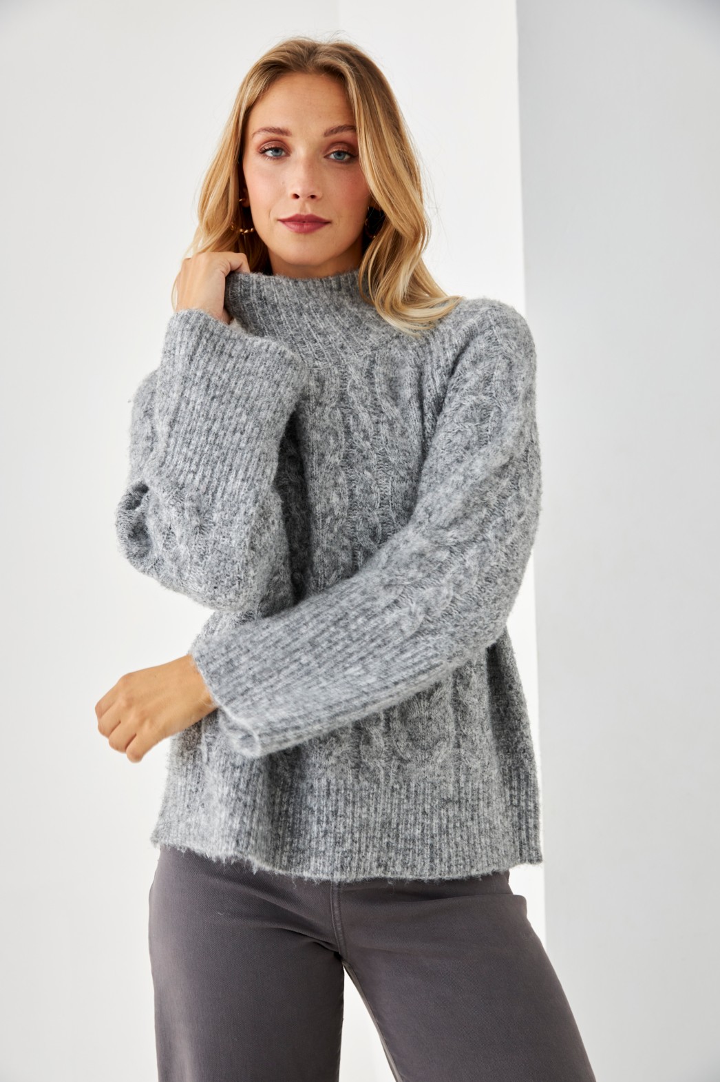 JERSEY OVERSIZES CON CUELLO ALTO 2