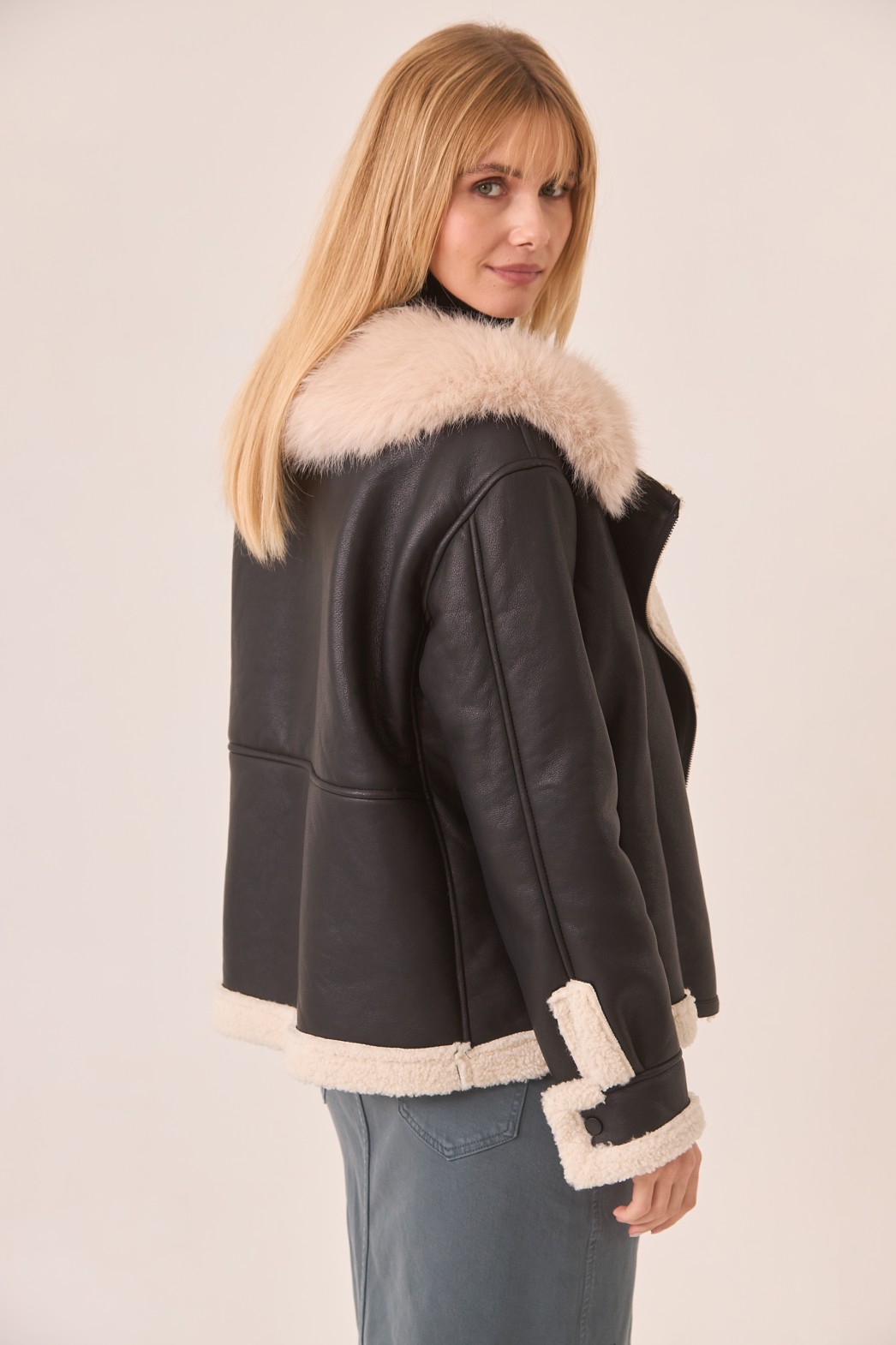 CHAQUETA ESTILO AVIADOR CUELLO PELO 2